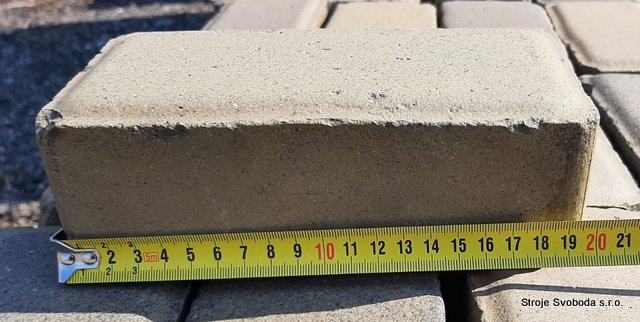 Dlažba betonová žlutá rozměry viz fotografie (Dlazba betonova zluta presne rozmery Viz fotografie asi 120 kusu (2).jpg)